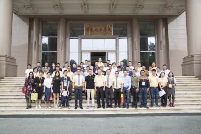 湖南經(jīng)分銷(xiāo)商蒞臨我司開(kāi)展經(jīng)銷(xiāo)發(fā)展交流活動(dòng)